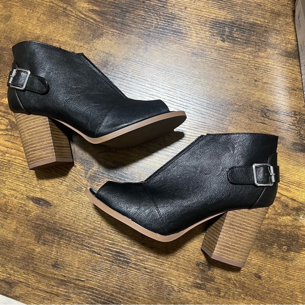 $60 Value NIB Lane Bryant Chunky Black Boot Style Open Toe Heels Size 7W